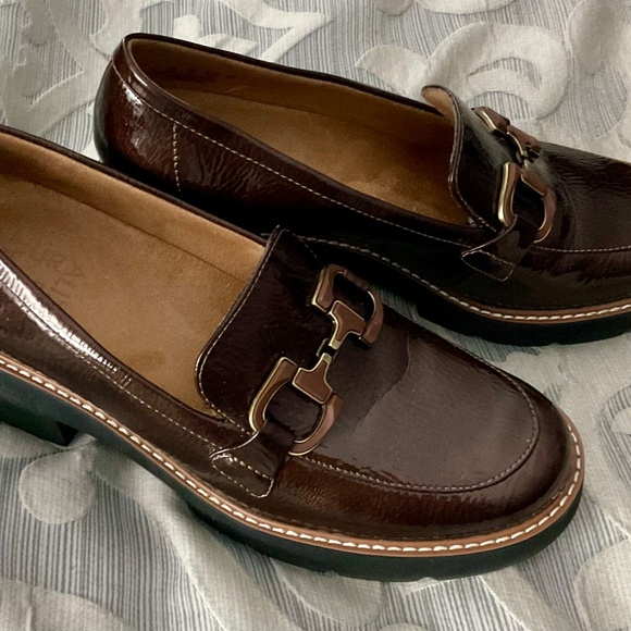 Naturalizer Heeled Loafers - Med Brown, Sz 8 1/2 - Picture 2 of 2